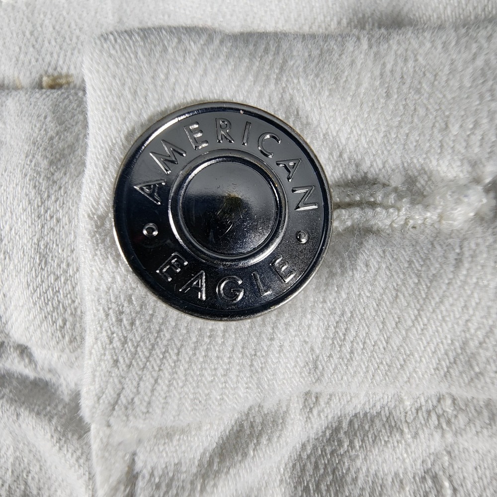 American Eagle Outfitters Women's White‎ Curvy Hi-Rise Shorts Size 4 Distressed - Picture 2 of 10